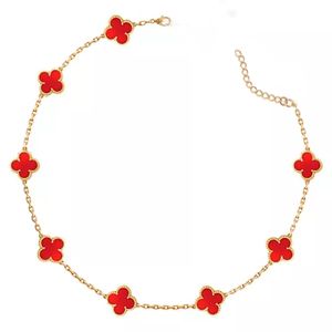 Tornozeleira Trevo Vermelho em Banho de Ouro 18K - PL22831