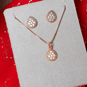 Conjunto Gota Cravejado em Banho de Ouro 18K - PL24240