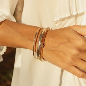 Bracelete com Frisos em Banho de Ouro 18K - PL24503